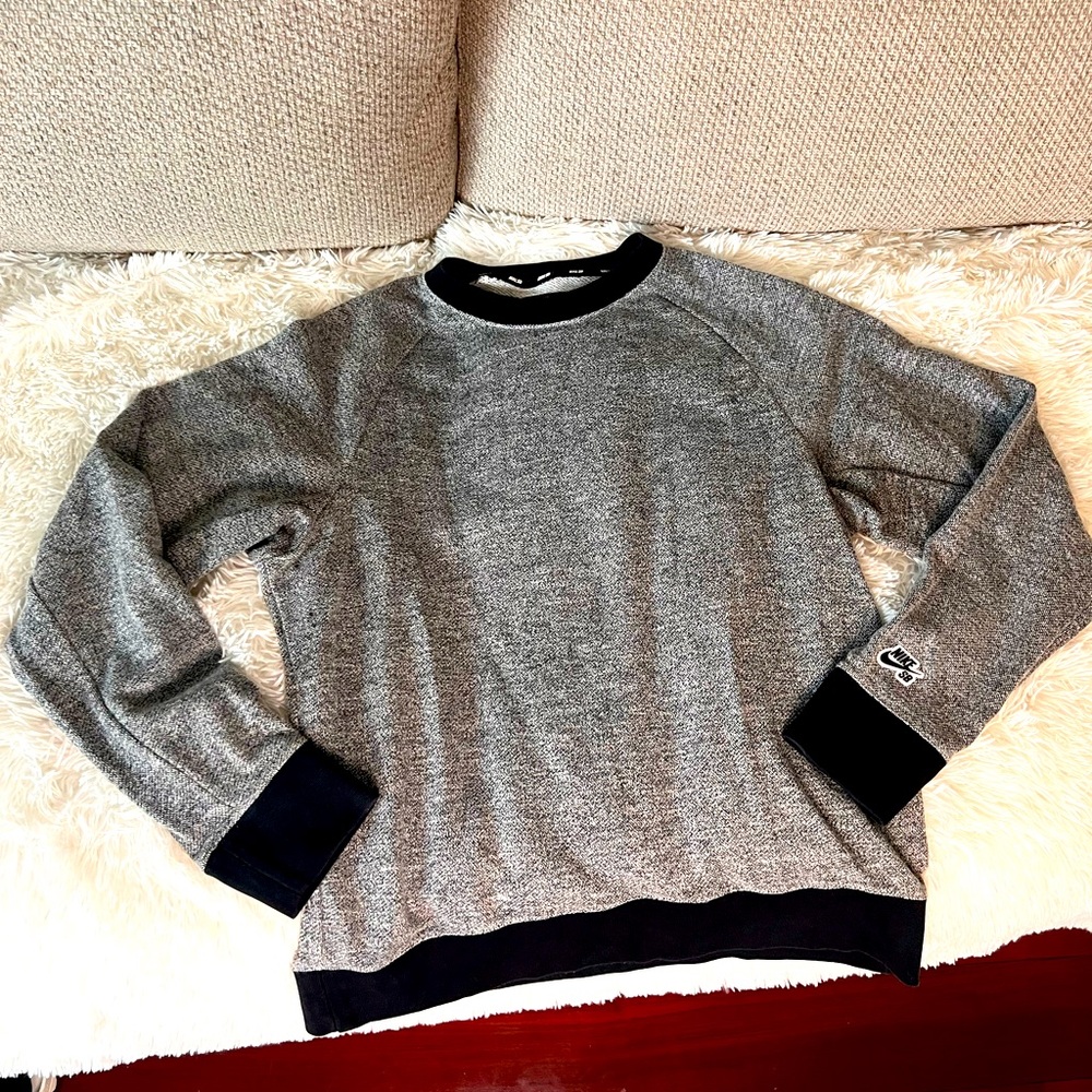 Nike SB Skateboarding Crew Neck Large Black Grey